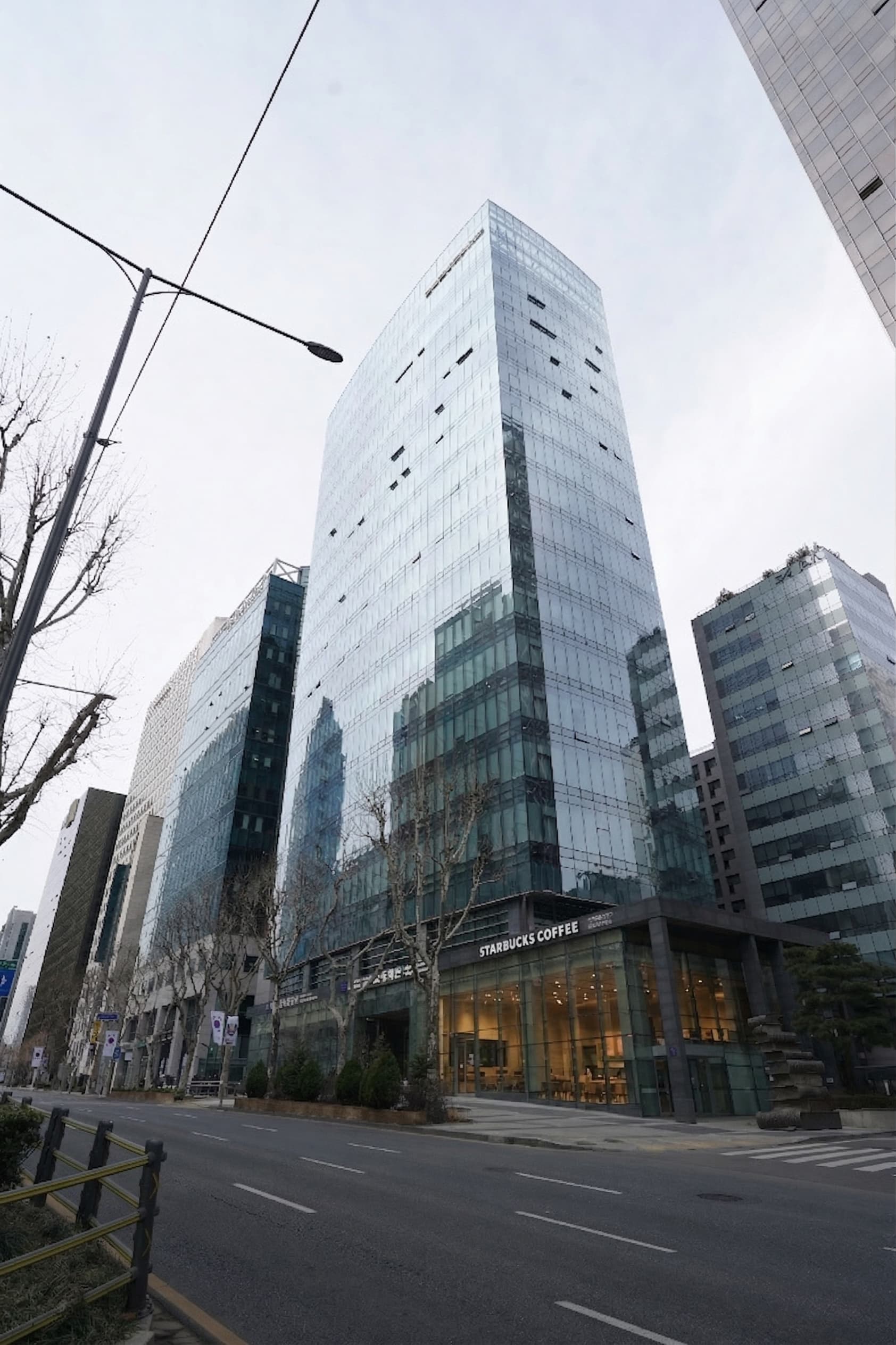 조율 사무실 건물 외관